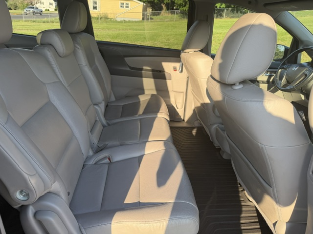 2014 Honda Odyssey EX-L - Photo 14